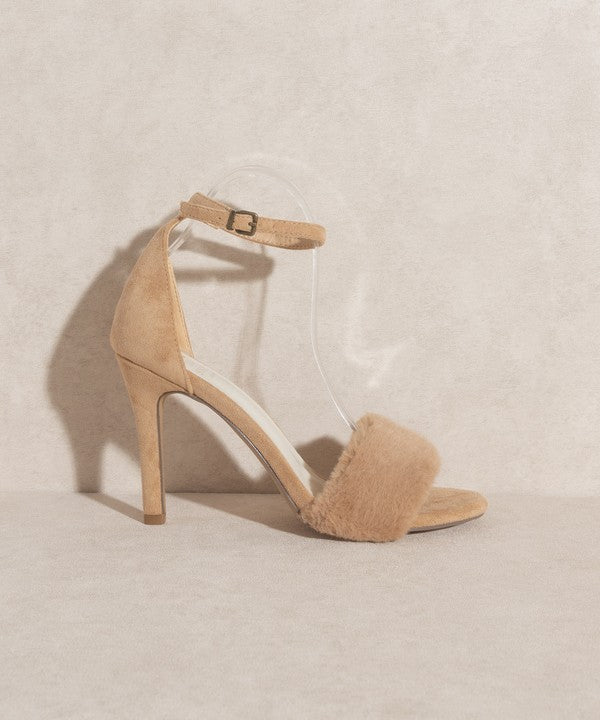 Oasis Society Hadley Feather Heels