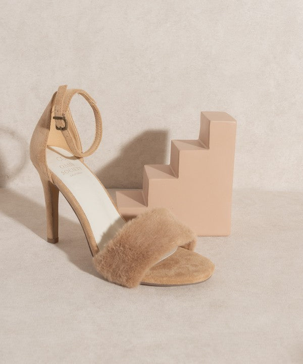 Oasis Society Hadley Feather Heels