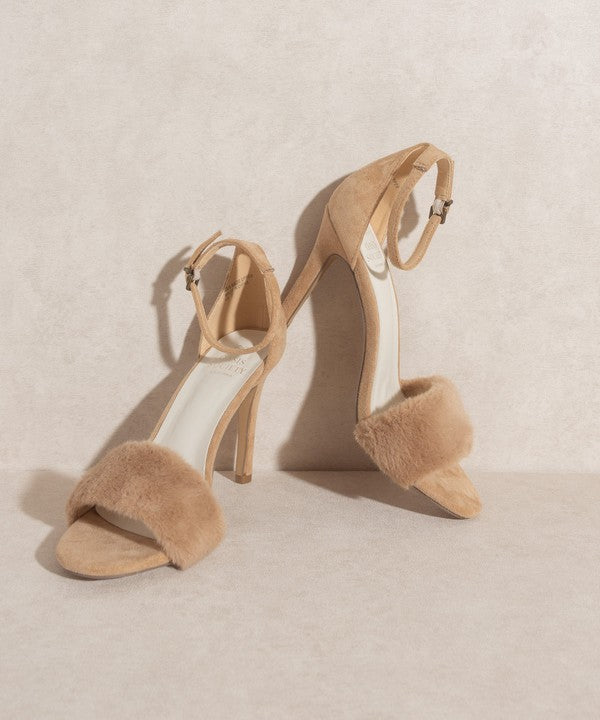 Oasis Society Hadley Feather Heels