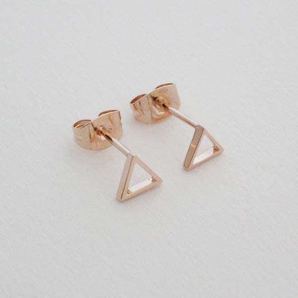 Outline Triangle Stud Earrings